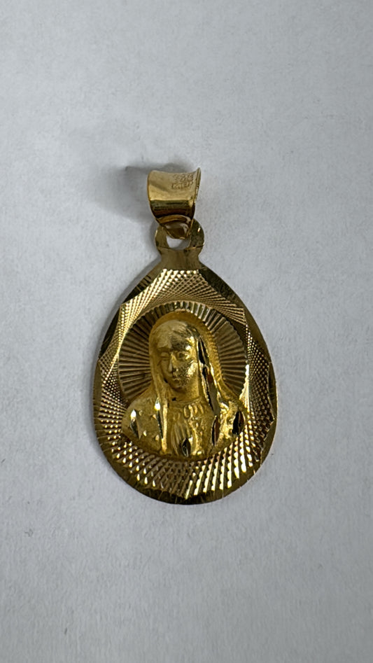 Gold virgencita